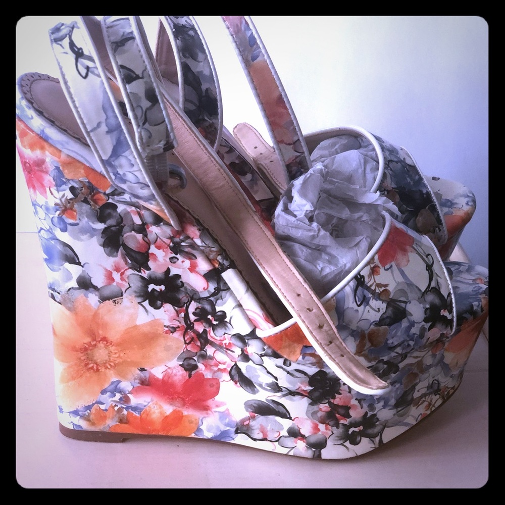 Shoe Dazzle  Floral Wedges